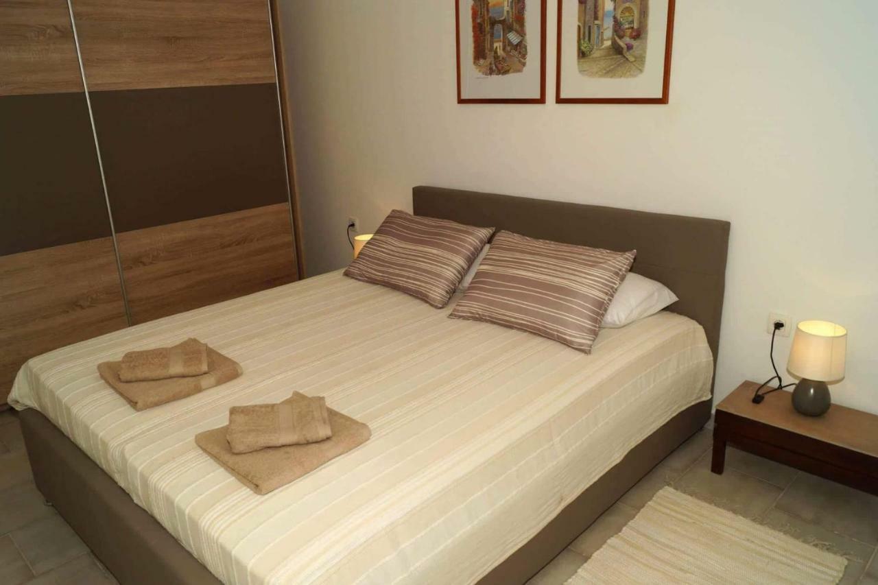 Апартаменты Apartman Eric Пула Экстерьер фото