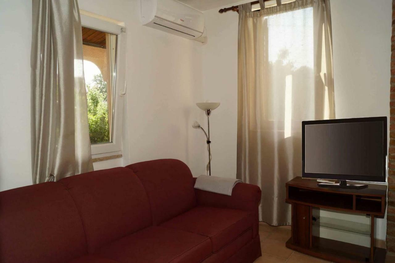 Апартаменты Apartman Eric Пула Экстерьер фото